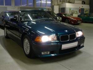 Imagen 22/35 de BMW 328i (1996)