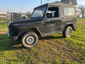 Image 5/53 of Mercedes-Benz 240 GD (SWB) (1982)