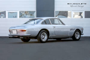 Image 2/36 de Ferrari 330 GT 2+2 (1964)