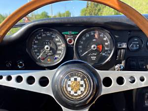 Image 17/42 de Jaguar E-Type (1970)