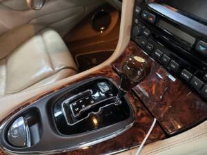 Bild 7/9 von Jaguar XJ 8 4.2 (2008)