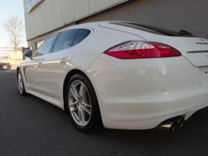 Bild 34/99 von Porsche Panamera Turbo (2009)