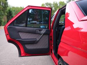 Imagen 29/50 de Alfa Romeo 155 2.5 TD (1998)