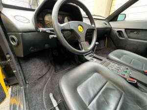 Image 18/18 of Ferrari Mondial T (1990)
