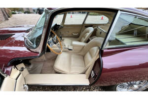 Image 44/50 of Jaguar Type E 3.8 (1964)