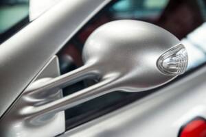 Image 49/61 of Mercedes-Benz SLR McLaren (2004)