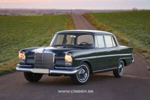 Image 1/24 of Mercedes-Benz 220 S b (1965)