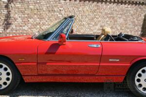 Immagine 27/50 di Alfa Romeo 2.0 Spider (1991)