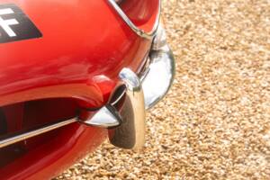 Image 27/50 de Jaguar E-Type (1967)