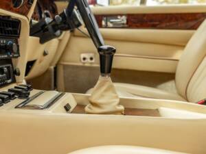 Image 38/75 de Aston Martin V8 Vantage (1985)