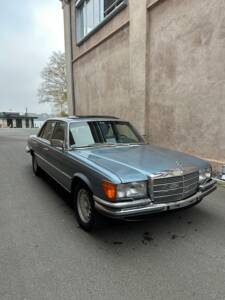 Image 21/147 de Mercedes-Benz 450 SEL 6,9 (1976)