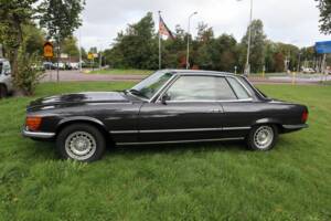 Image 4/8 de Mercedes-Benz 350 SLC (1972)