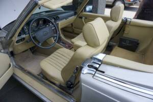 Bild 18/36 von Mercedes-Benz 560 SL (1989)