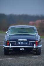 Image 11/26 de Jaguar XJ 6 L 4.2 (1976)