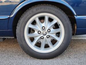 Image 28/30 de Jaguar XJ 8 4.0 Executive (1998)