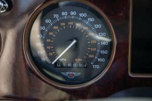 Image 13/50 of Bentley Azure Mulliner (1996)