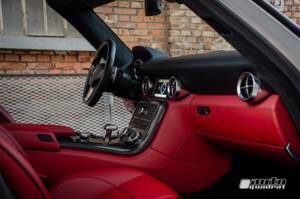 Afbeelding 18/18 van Mercedes-Benz SLS AMG (2011)