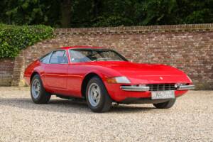 Afbeelding 15/50 van Ferrari 365 GTB/4 Daytona (1973)