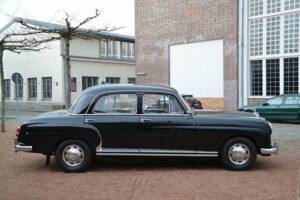 Imagen 4/19 de Mercedes-Benz 220 a (1956)