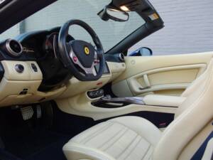 Bild 56/99 von Ferrari California (2009)