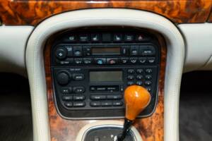 Bild 46/50 von Daimler Super V8 (1997)