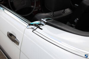 Image 65/85 of Mercedes-Benz 560 SL (1986)