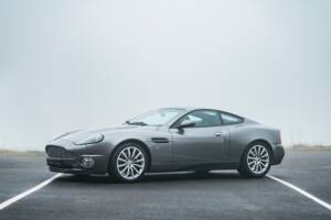 Image 6/23 of Aston Martin V12 Vanquish (2003)