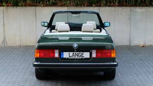 Immagine 11/48 di BMW 325i (1986)