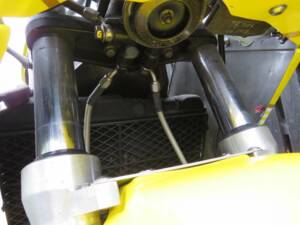 Image 30/43 de Suzuki RG 500 (1987)