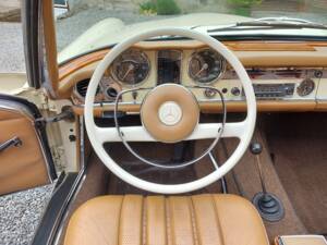 Image 11/15 de Mercedes-Benz 230 SL (1965)