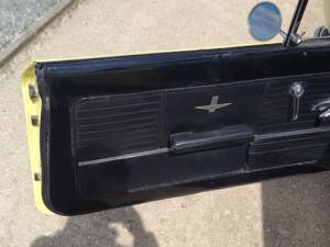 Bild 9/18 von Chevrolet Corvair Monza Convertible (1964)