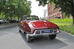 Image 21/21 de Citroën DS 19 Chapron (1961)