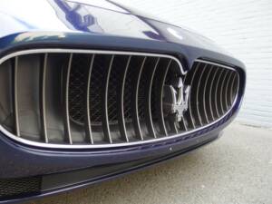 Image 9/99 of Maserati GranTurismo 4.2 (2008)