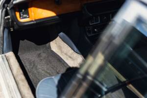 Image 40/50 of Jaguar XJ 6 4.2 (1982)