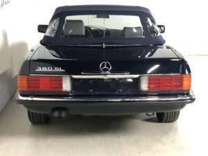 Imagen 9/36 de Mercedes-Benz 380 SL (1984)