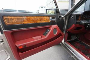 Image 33/61 de Jaguar Sovereign 3.6 (1987)