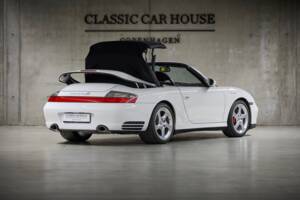 Imagen 22/98 de Porsche 911 Carrera 4S (2004)