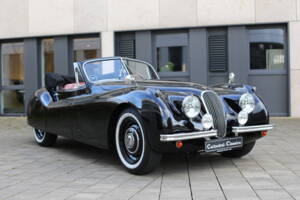 Image 29/40 de Jaguar XK 120 DHC (1953)