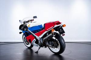 Bild 2/48 von Honda DUMMY (1988)