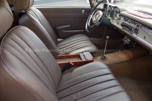 Image 13/26 of Mercedes-Benz 230 SL (1966)