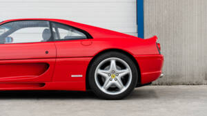 Image 14/83 of Ferrari F 355 Berlinetta (1996)