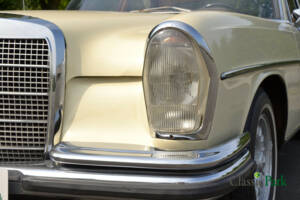 Image 18/49 of Mercedes-Benz 280 SE 3,5 (1972)