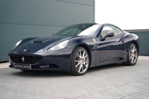 Image 11/50 de Ferrari California (2012)