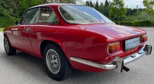 Imagen 4/13 de Alfa Romeo Giulia 1600 GT Junior (1973)