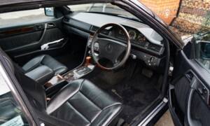 Bild 4/42 von Mercedes-Benz E 320 (1995)