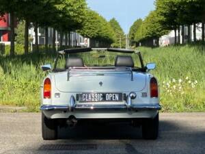 Image 14/18 of MG MGB (1975)