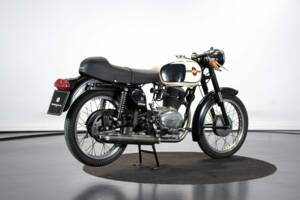 Immagine 6/50 di Gilera Giubileo 125 (1962)