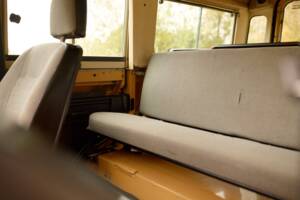 Image 23/42 of Land Rover 110 (1984)