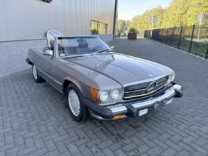 Image 16/50 of Mercedes-Benz 560 SL (1987)