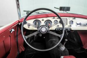 Image 6/50 of MG MGA 1500 (1958)